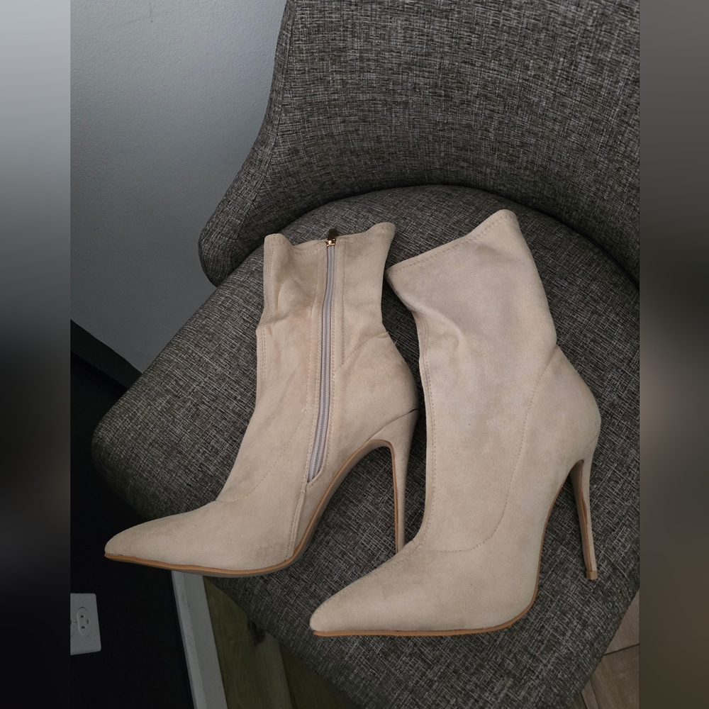 Cream Stiletto Heeled Boots with Side Zipper - Picture 2 of 4